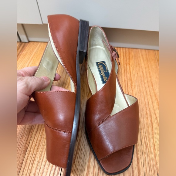 Pristine Vintage Leather Sandals / 7 / Quiet Luxury / Neutral / Designer / Flat - Picture 3 of 10